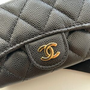 Alternative view of Carteira Chanel Classic Quilted em Pele Caviar Preta